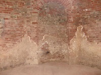 Hauptsaal mit Nische und alten Putzresten (Aufnahme 2009)